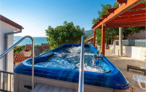 Gorgeous Home In Rovanjska With Jacuzzi